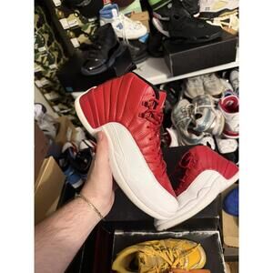 Jordan retro 12 university red sz 10.5